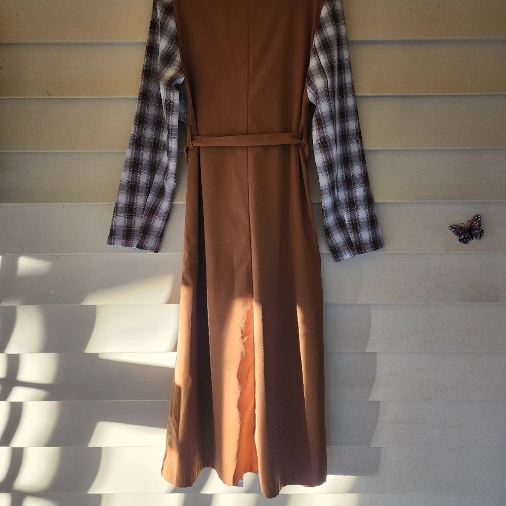 Plaid panel lapel neck belt trench coat size medium. - Picture 4 of 5